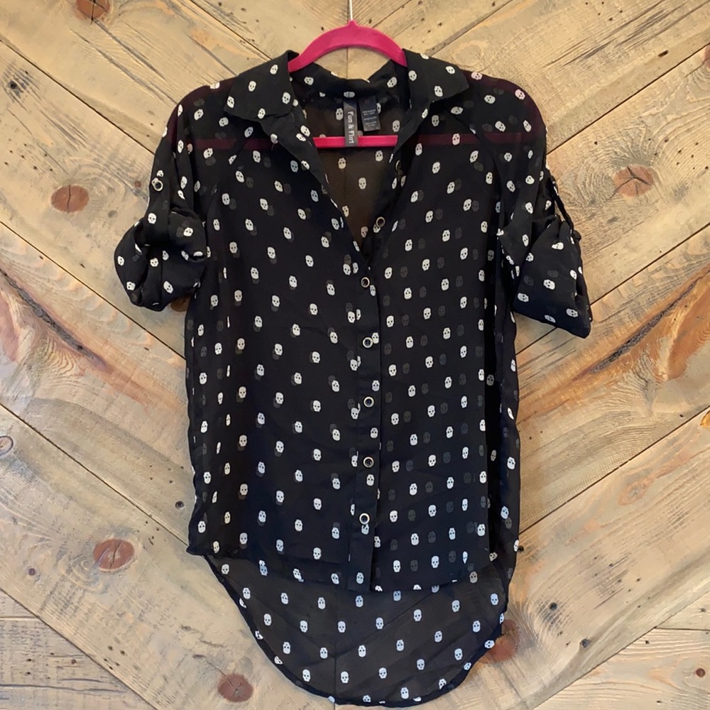 💀 Sheer Skull Button Down Blouse XS